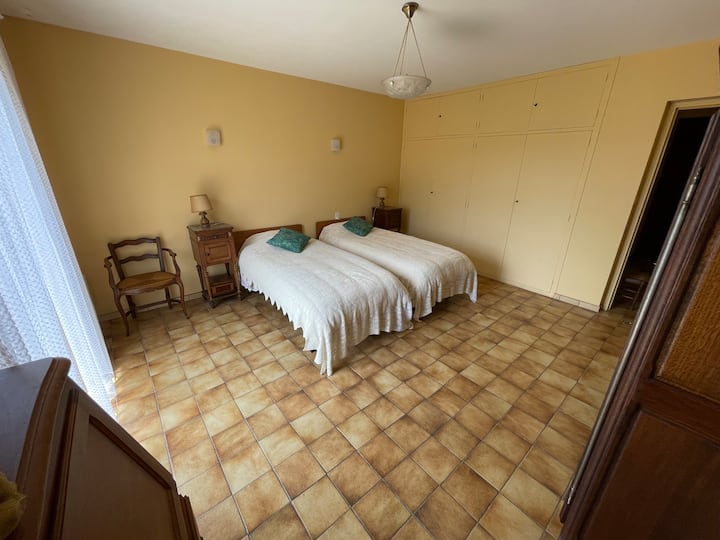 La chambre du rez-de-chaussée 