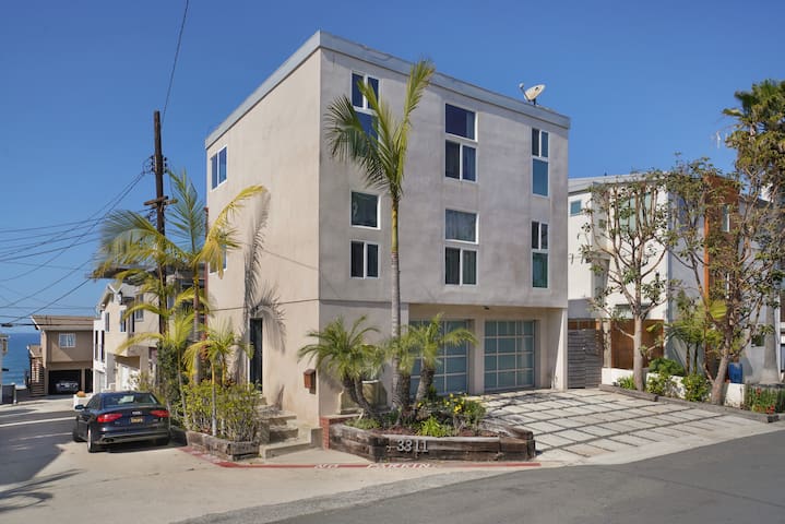 Beach Loft w Breathtaking Views gallery image 2