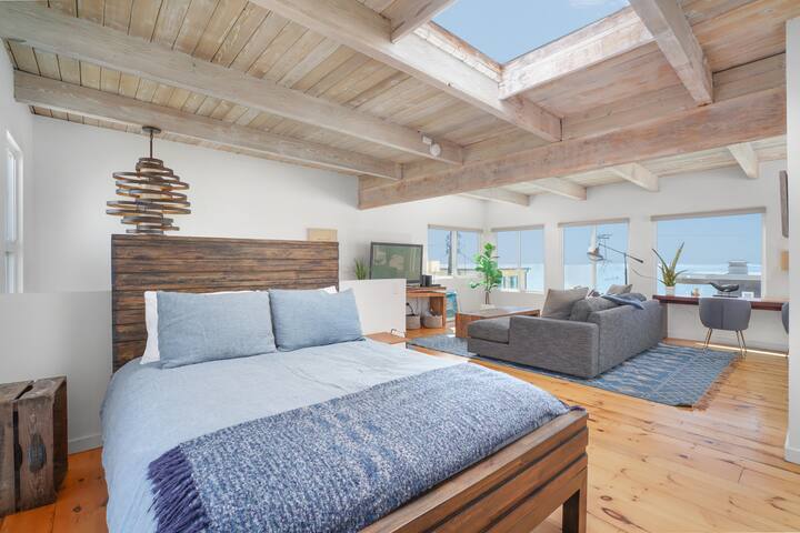 Beach Loft w Breathtaking Views gallery image 4