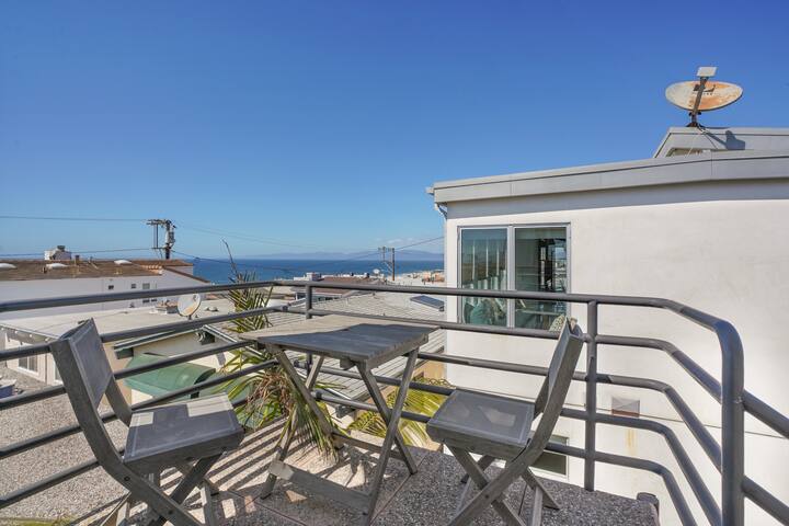 Beach Loft w Breathtaking Views gallery image 3