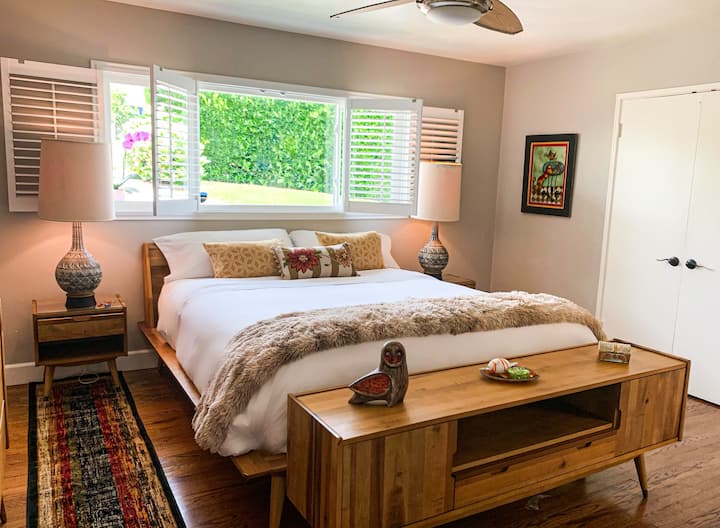 Cozy Mid-century Haven • Private Suite & Spa Bath - San Diego, CA