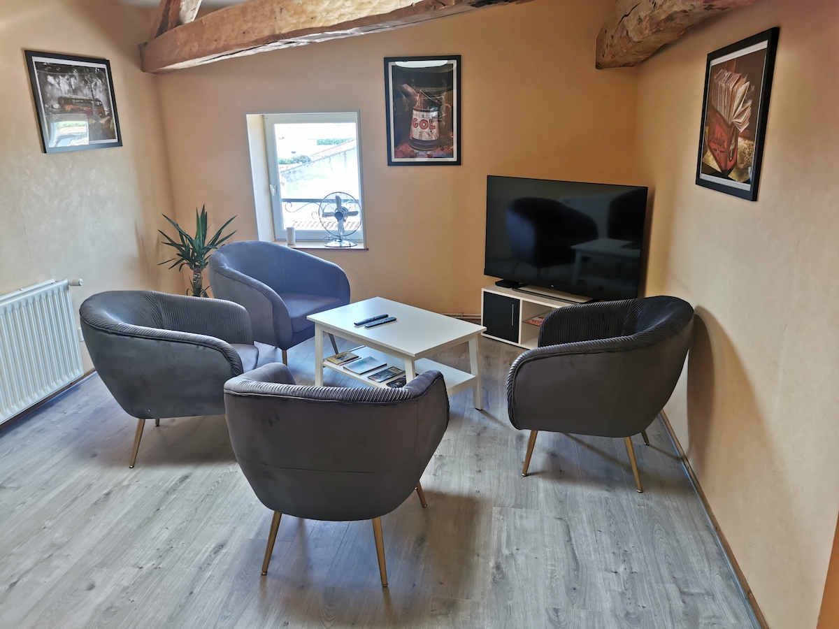 Popular Airbnb listing: Character apartment. in Puy De Dôme