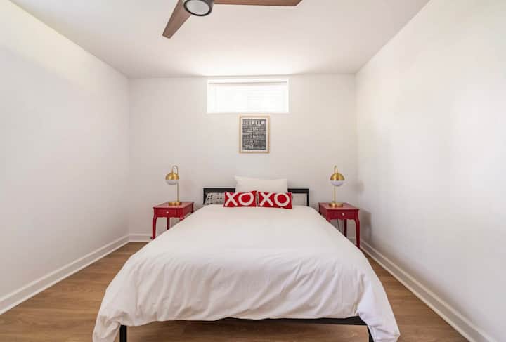 Sunshine Room

Room located on the lower level