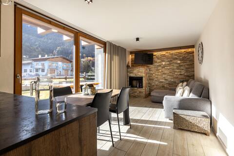 Three-room apartment in Valdidentro with garden and garage