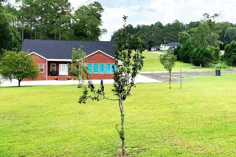 Charming Troopers Ln Gate away