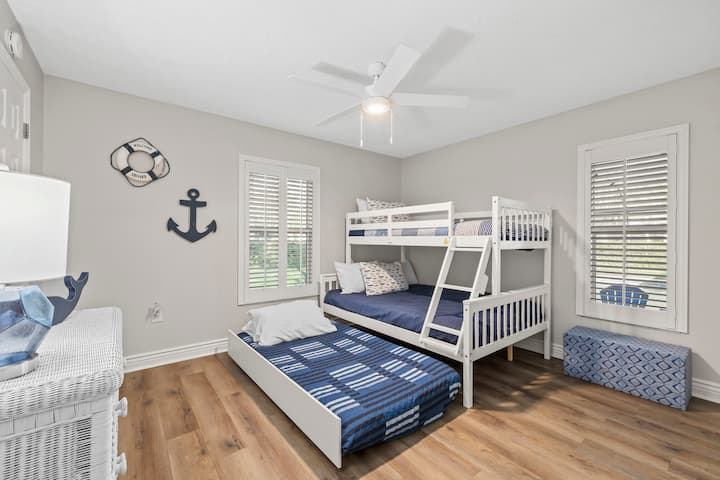Plenty of room for the kids to relax or play.  Twin bunk over full size bed with pullout twin trundle. 
