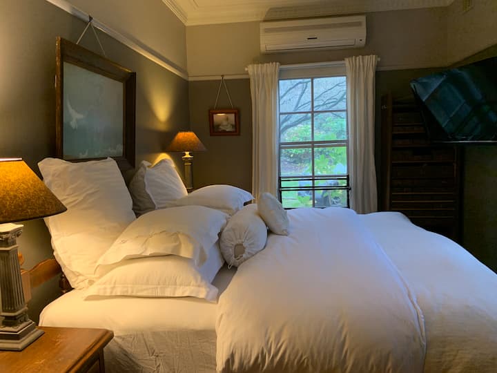 主卧-标准双人床