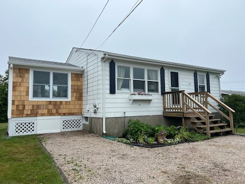 Narragansett Beach Cottage