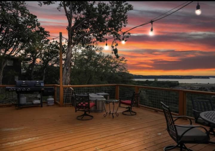 Canyon Lake luxury getaway, hot tub with Lakeview Houses for Rent in
