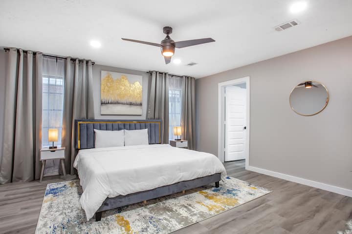 Glavna soba s bračnim krevetom (širine 180 - 200 cm)