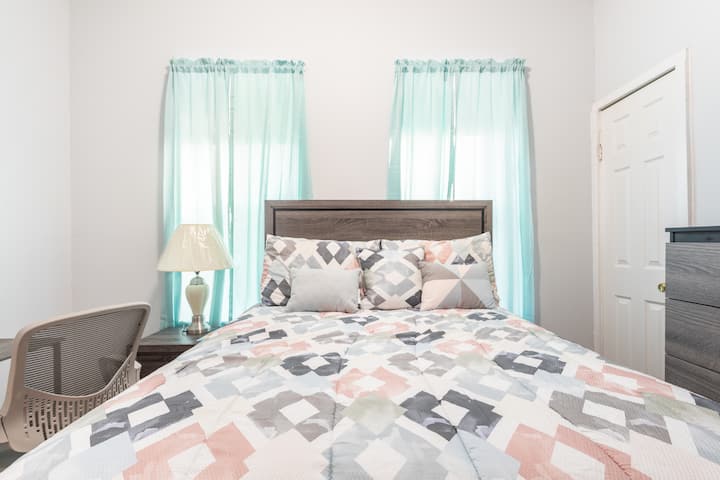 Dhoma e gjumit (me madhësi të plotë)