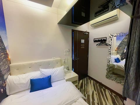 Located in Causeway Bay-Double room-4