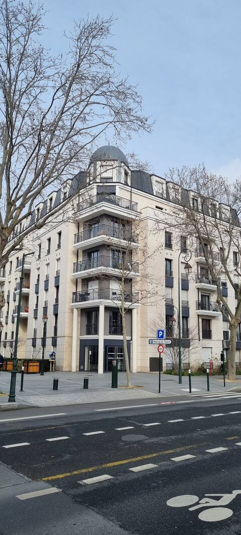 Nice studio appartment in Paris la Défense area