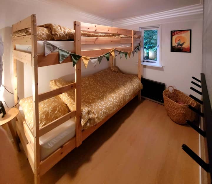 Schlafzimmer 1