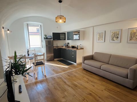 Proprietà Airbnb di successo: "Da i Ciarui" Vacation home a Dolceacqua
