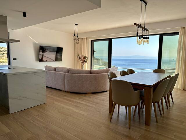 Skyline Iconic Villa gallery image 3