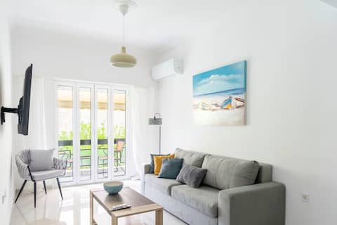 Alimos Sun-filled apartment
