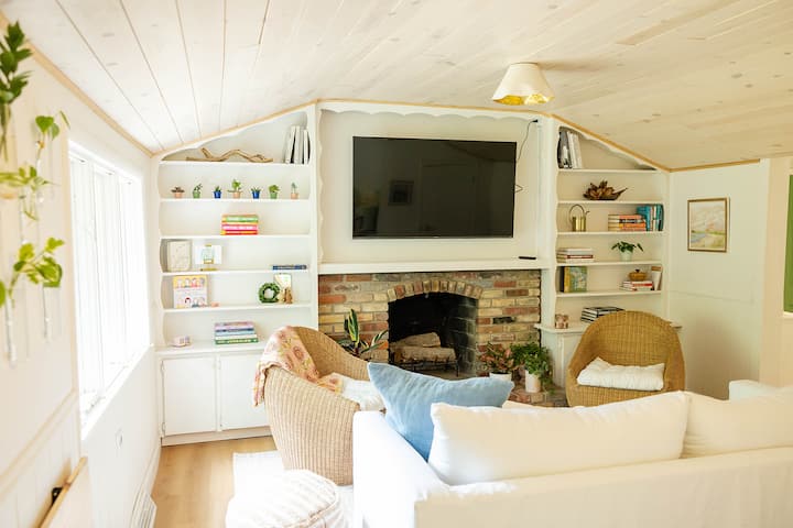 The Little Green Cottage In Ptw - Pentwater, MI