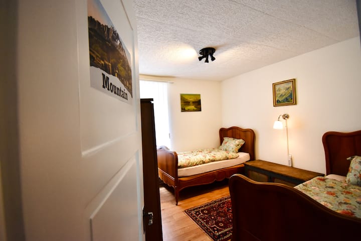 „PLANINSKA” soba s dva odvojena kreveta