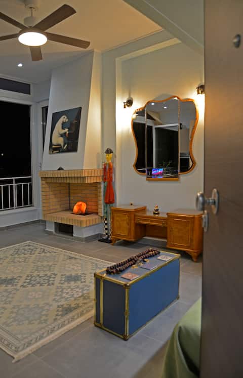 Top Airbnb: Panoramic Studio near the Acropolis in αγ.κων/νοσ πλ.βαθησ