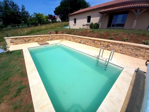 Meyrals, Quiet house with pool