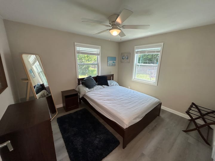 2ème chambre avec lit queen. 