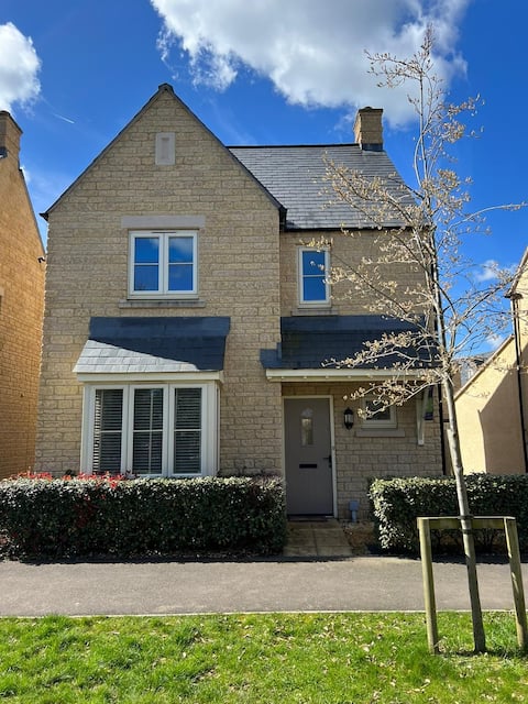 Kingfisher Cottage sleeps 6 - Bourton on the Water