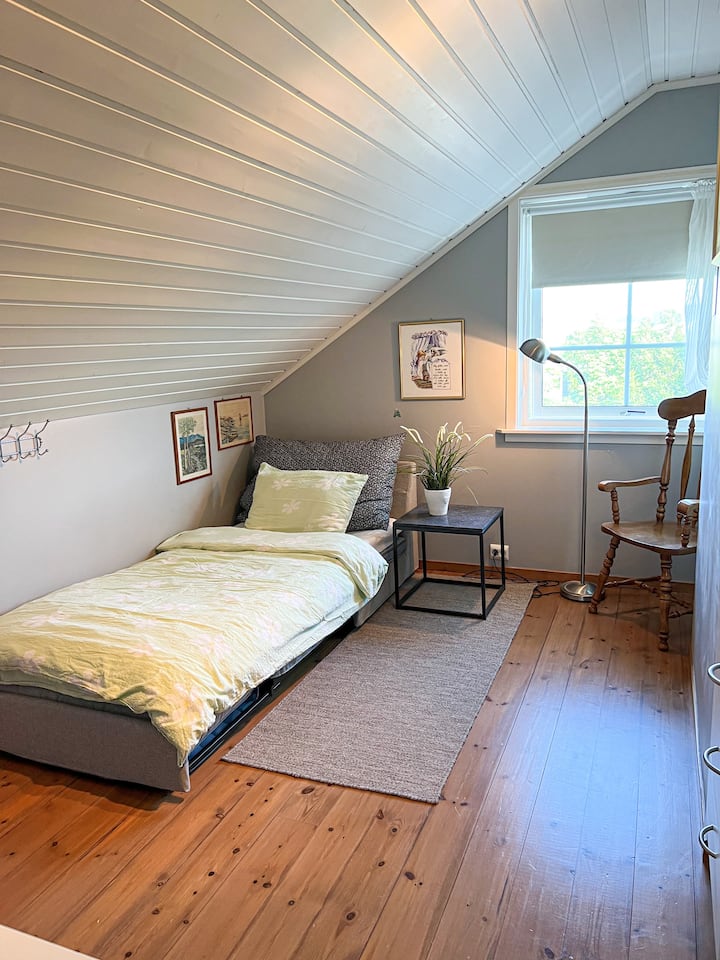 Segunda habitación con una cama de una cama, por una tarifa adicional, se puede hacer una cama extra en esta habitación. 