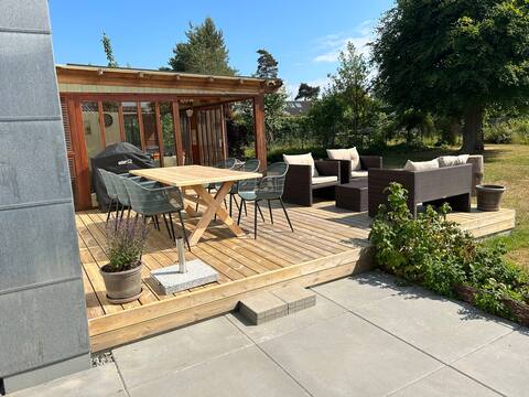 Cozy beach house with large garden