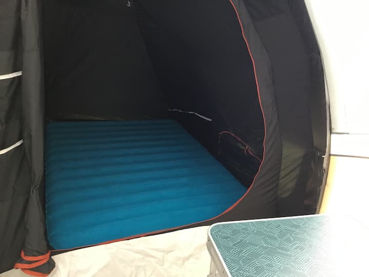 Dhoma e gjumit 2 me dyshek me ajër 120 cm