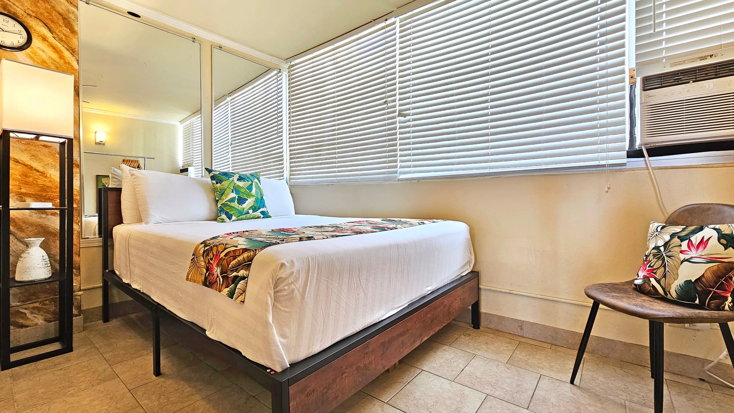 Waikiki Grand Hotel® 1006 | SunDeck Suite 2 Queens - Image 11