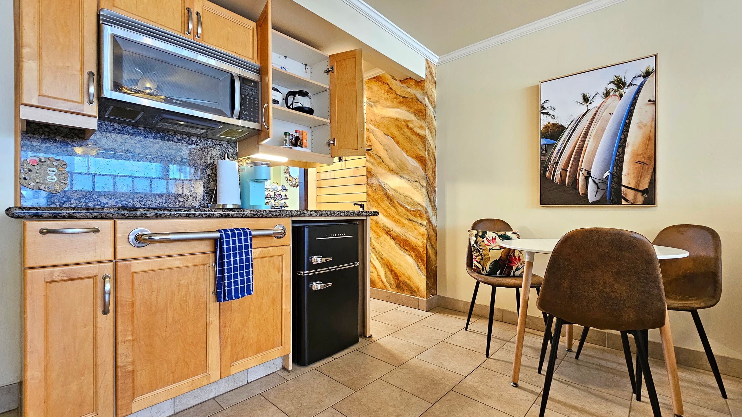 Waikiki Grand Hotel® 1006 | SunDeck Suite 2 Queens - Image 7