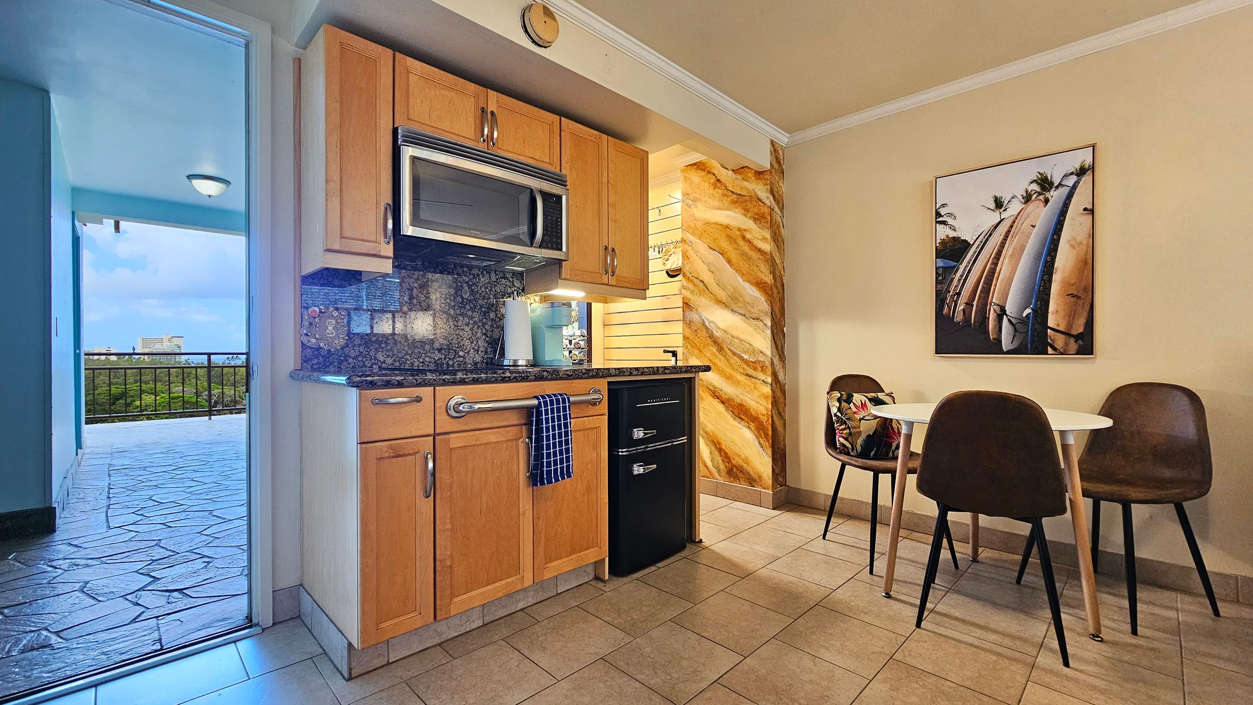 Waikiki Grand Hotel® 1006 | SunDeck Suite 2 Queens - Image 6