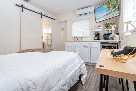 Studio Near Hard Rock,Aventura Mall | Free Parking