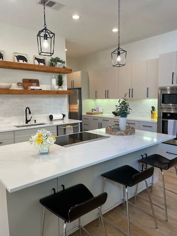 Modern Urban Retreat!