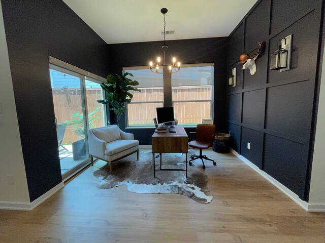 Modern Urban Retreat! gallery image 2