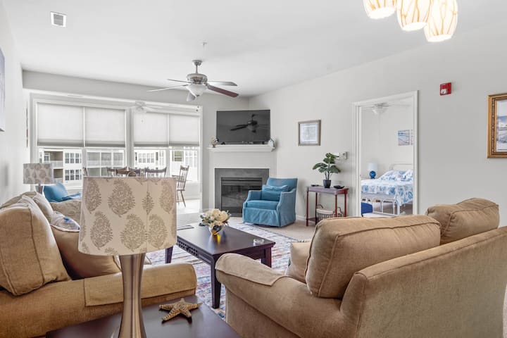 Large Condo At Sandbar Village - Delaware