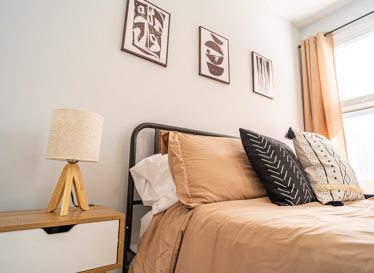 Spálňa s 2 manželskými posteľami - výhľad na 2. poschodie #1