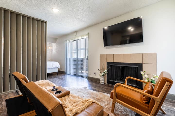Bright Studio Across From Nrg | Med Center + Pool - アメリカ ヒューストン