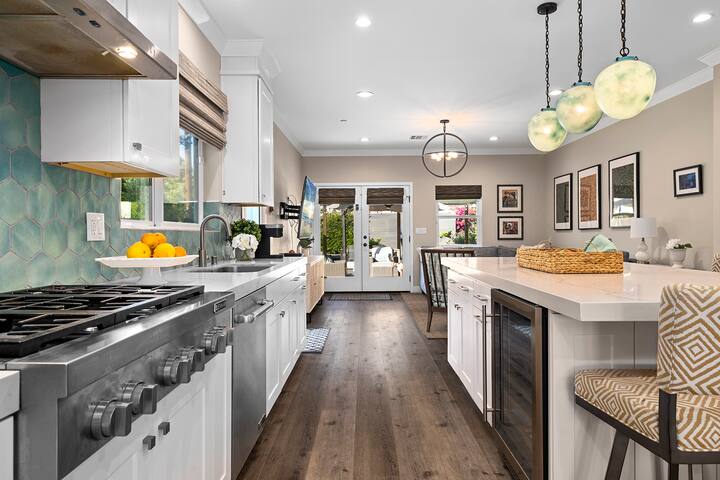 Gorgeous Modern Mar Vista Home W Pool/Hot tub gallery image 4