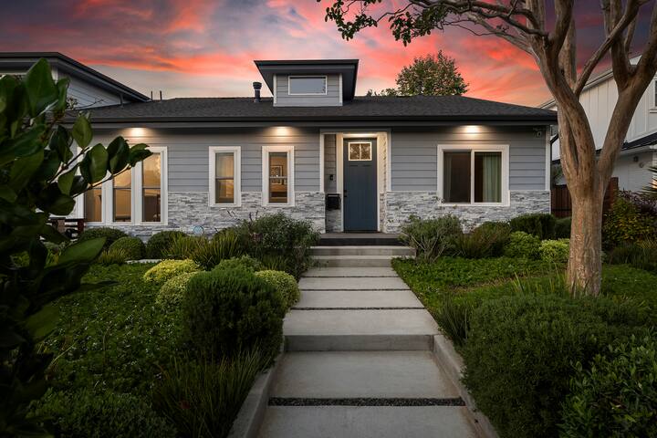 Gorgeous Modern Mar Vista Home W Pool/Hot tub gallery image 2