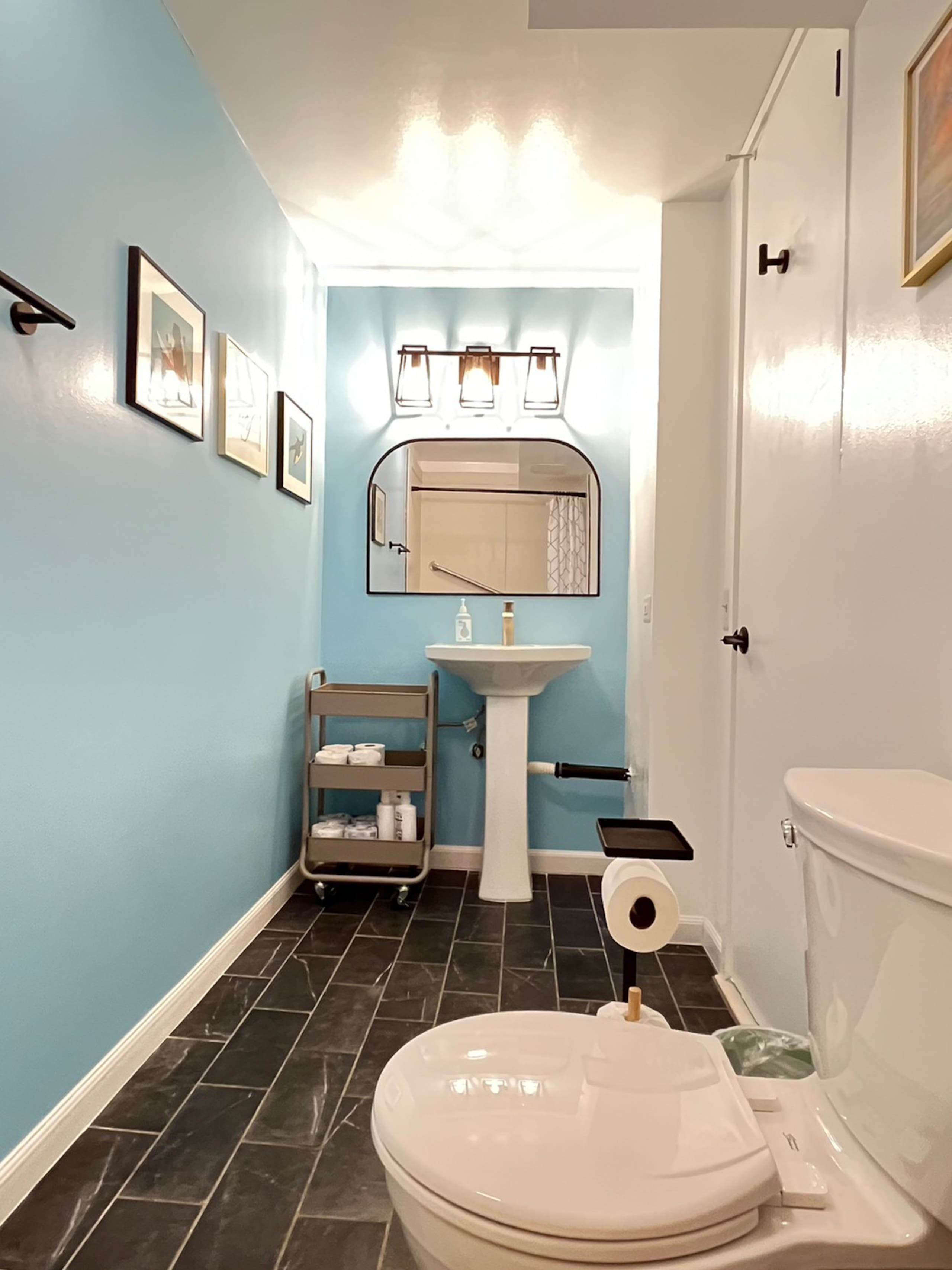 Condo in Honolulu · ★4.5 · Studio · 2 beds · 1 private bath - Image 10