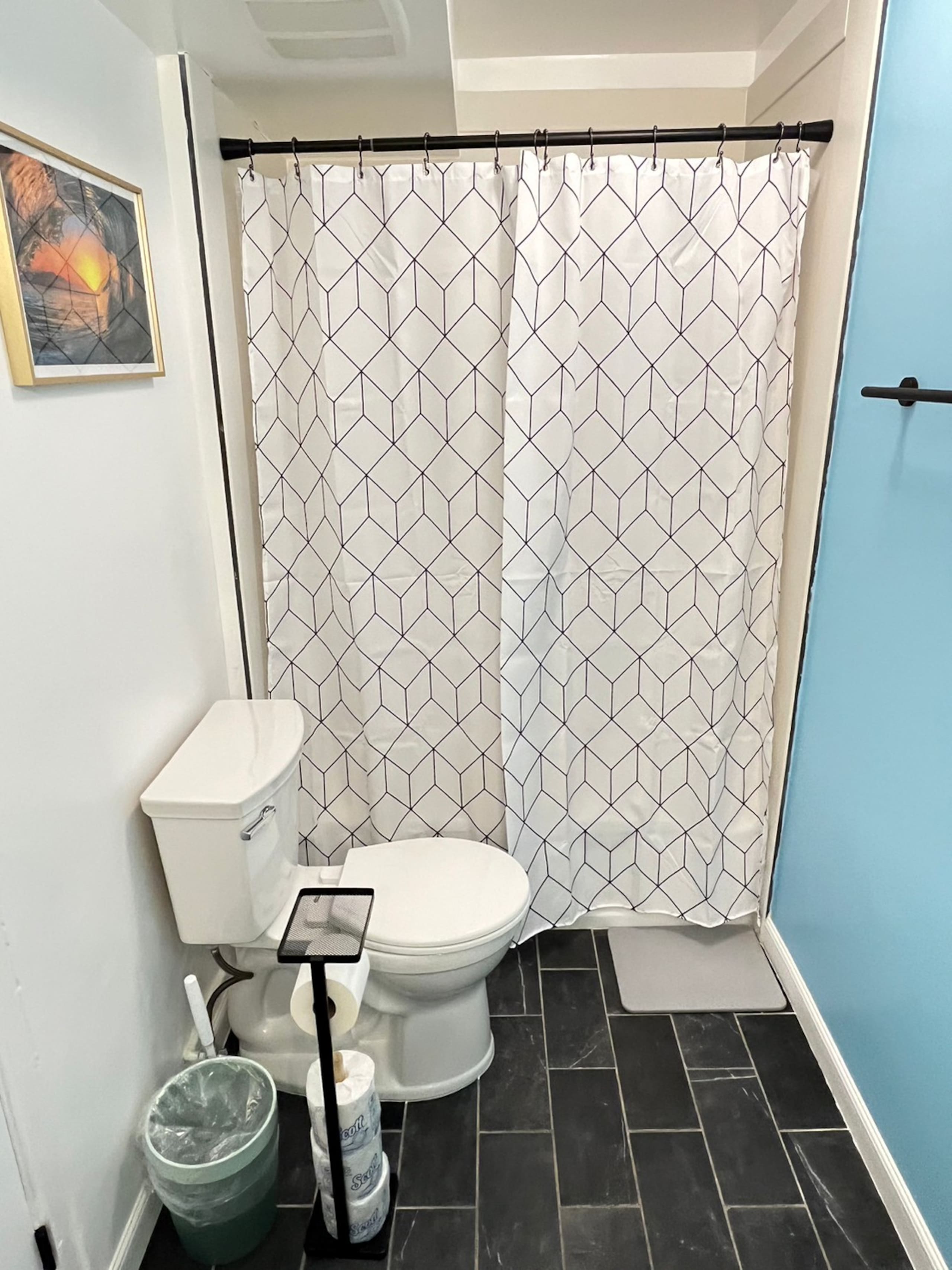 Condo in Honolulu · ★4.5 · Studio · 2 beds · 1 private bath - Image 14