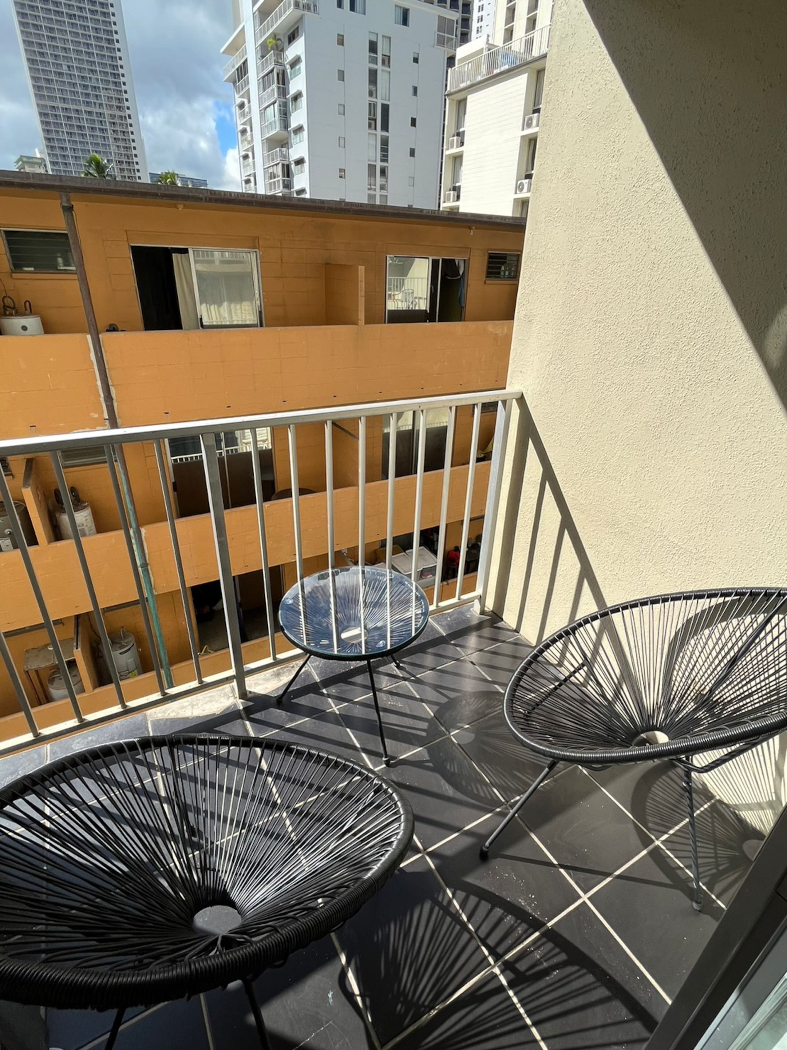 Condo in Honolulu · ★4.5 · Studio · 2 beds · 1 private bath - Image 19