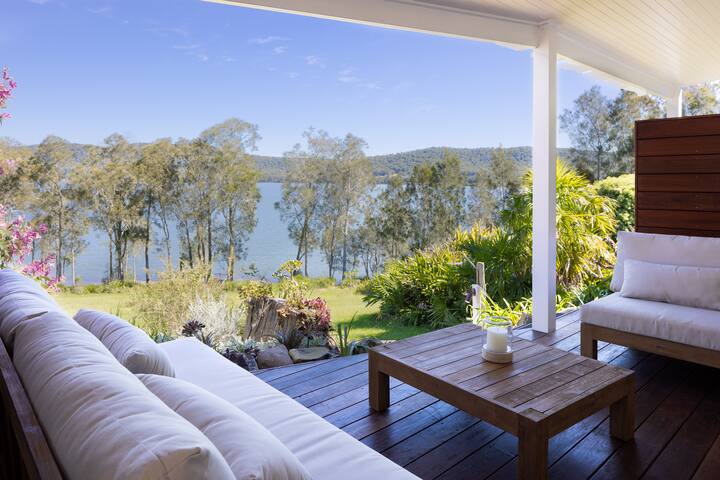 2 bed Lake Front Villa at The Moorings Lakehouse. gallery image 4