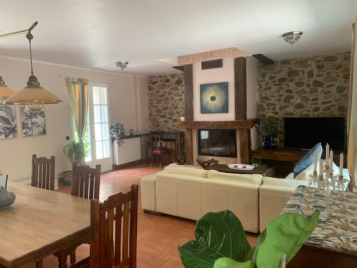 Maison Dans Un Cadre Arboré - Revel