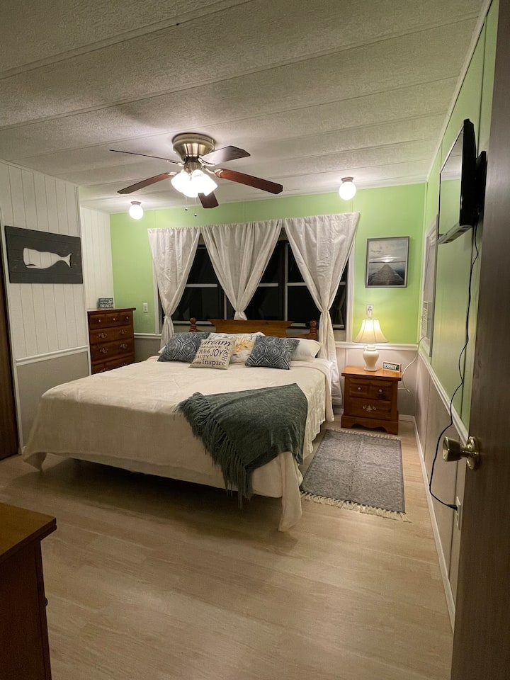 2 Bedroom Home with Lake Access Houses for Rent in Caseville