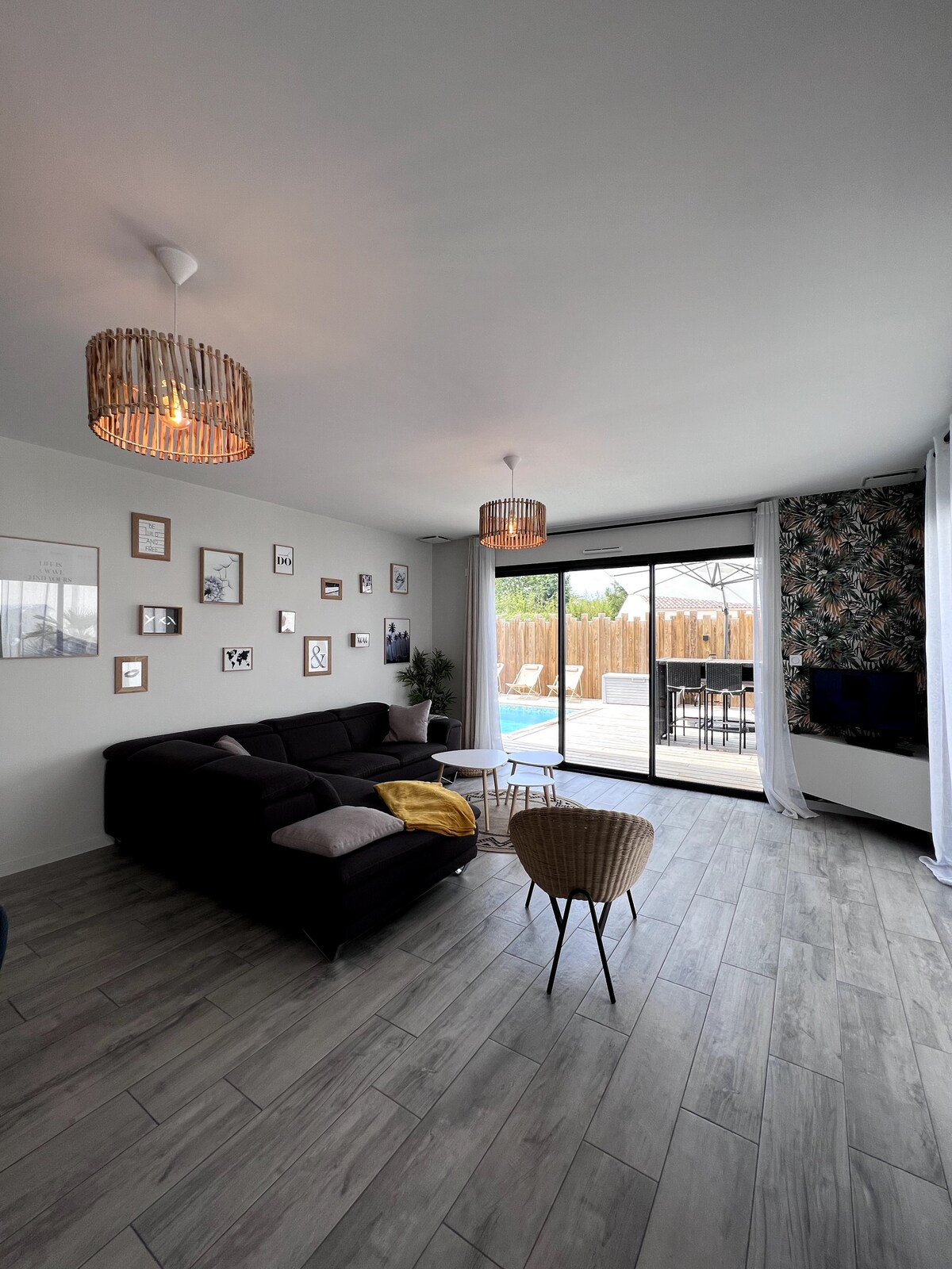 Annonce Airbnb populaire: Modern house with heated pool à Saint Jean De Monts