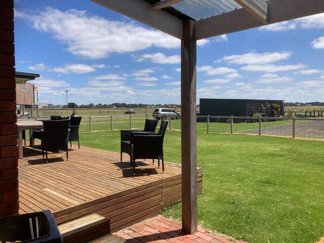 Relax at Ritchie Street gallery image 3