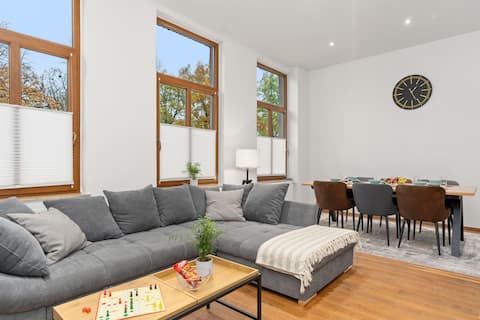 Successful Airbnb property: homey Apartments Park Suite: Zentral Ruhig Darts in Bremerhaven
